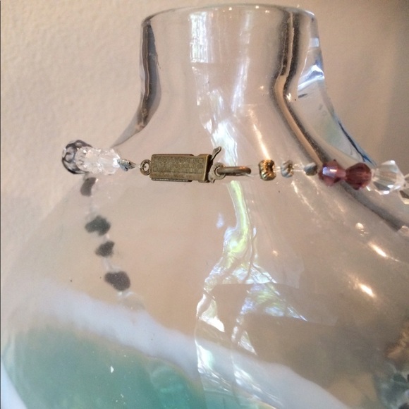 Handcrafted Clear & Black Crystal Necklace with recycled antique clasp - Picture 5 of 5